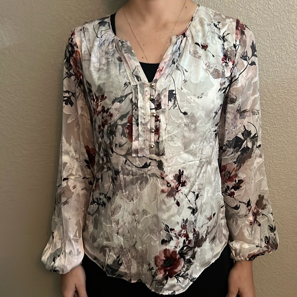 White House black market cream and burgundy long sleeve blouse size 6
